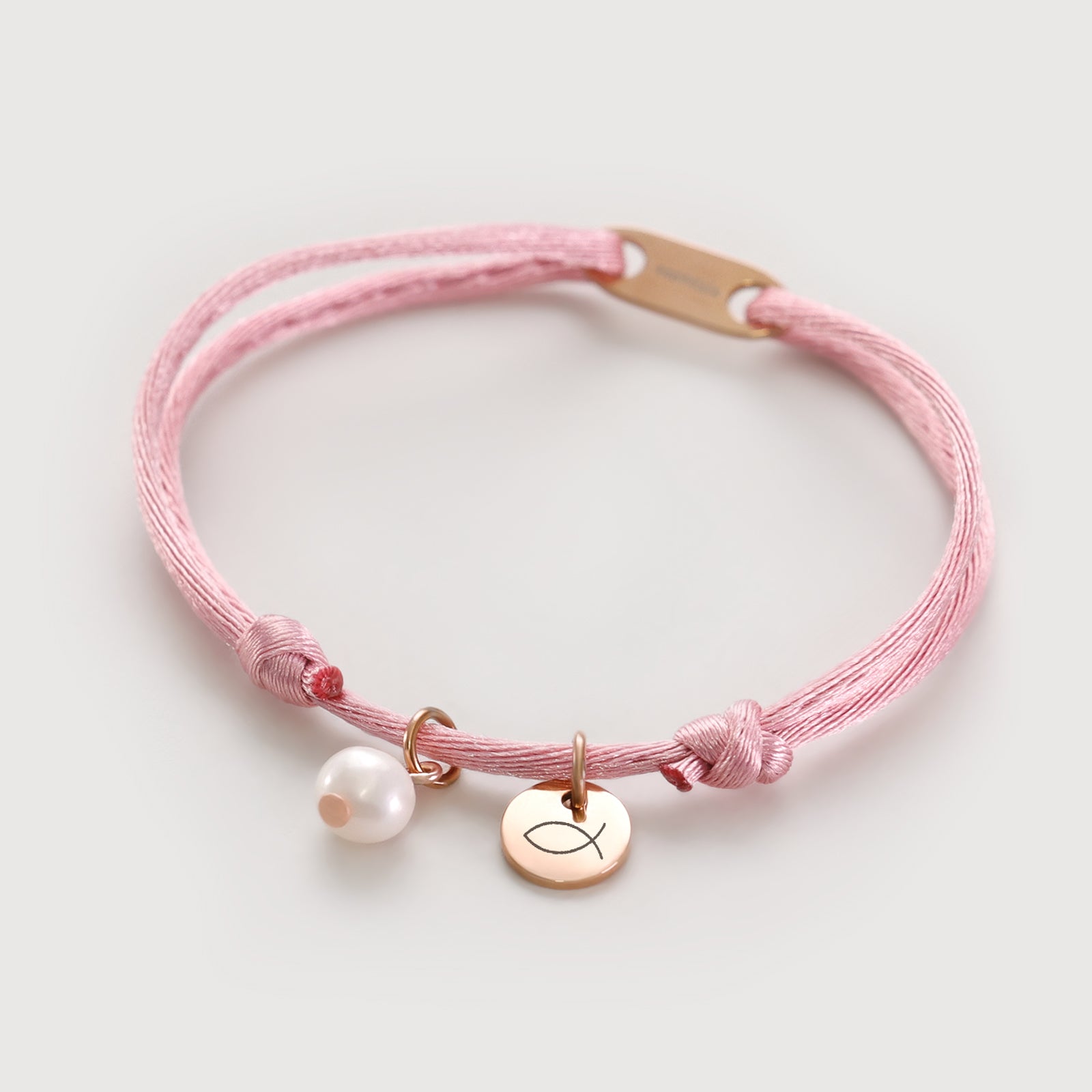 Satinarmband mit Süßwasserperle und Gravuranhänger