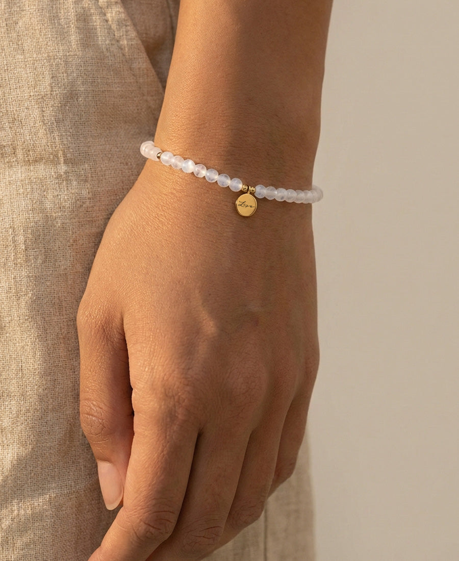 Mondstein-Chakra-Armband mit Gravurplättchen Damen Armband VIVIANNASCHMUCK