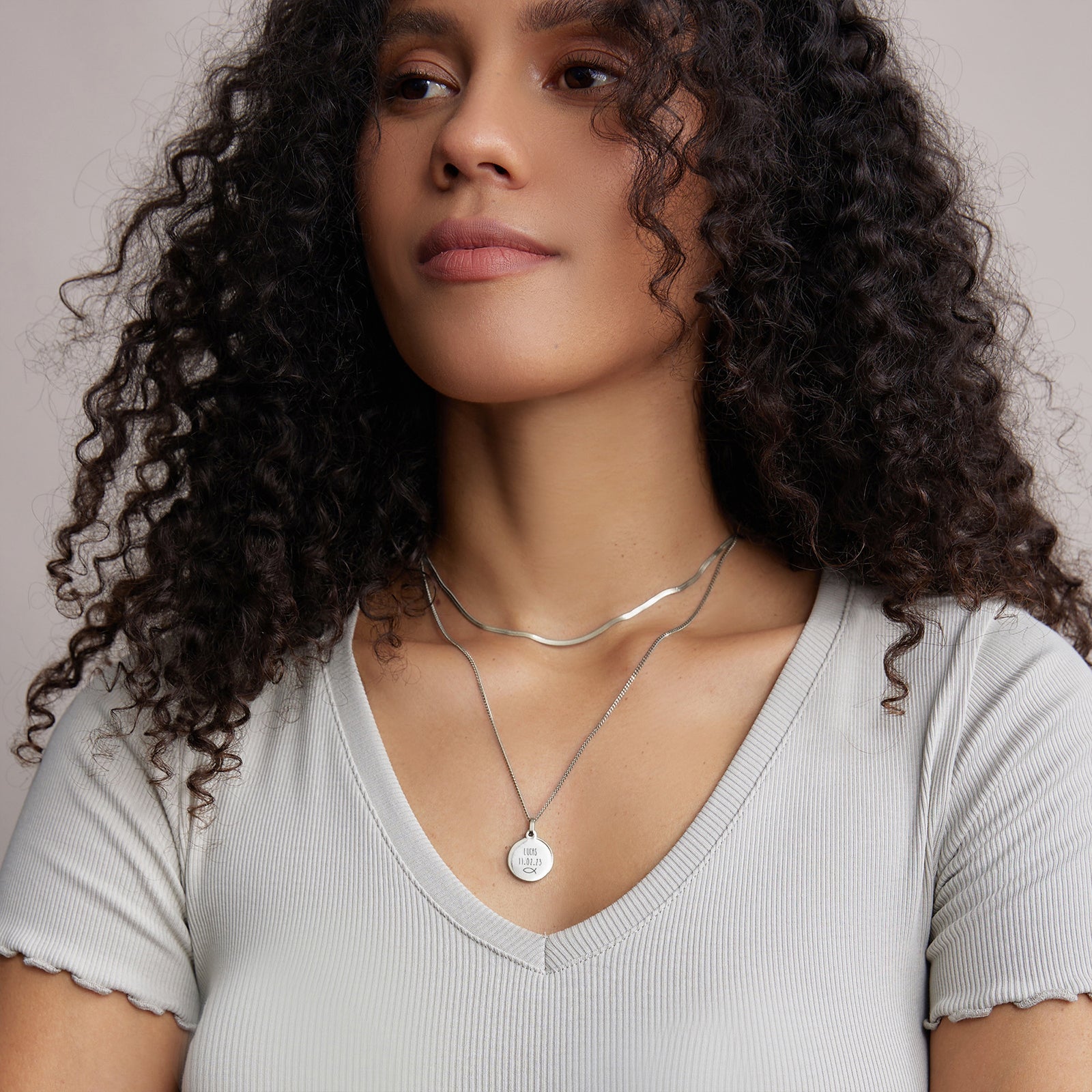 Individuelle Medaillonkette mit Foto und Wunschgravur Damen Halskette VIVIANNASCHMUCK