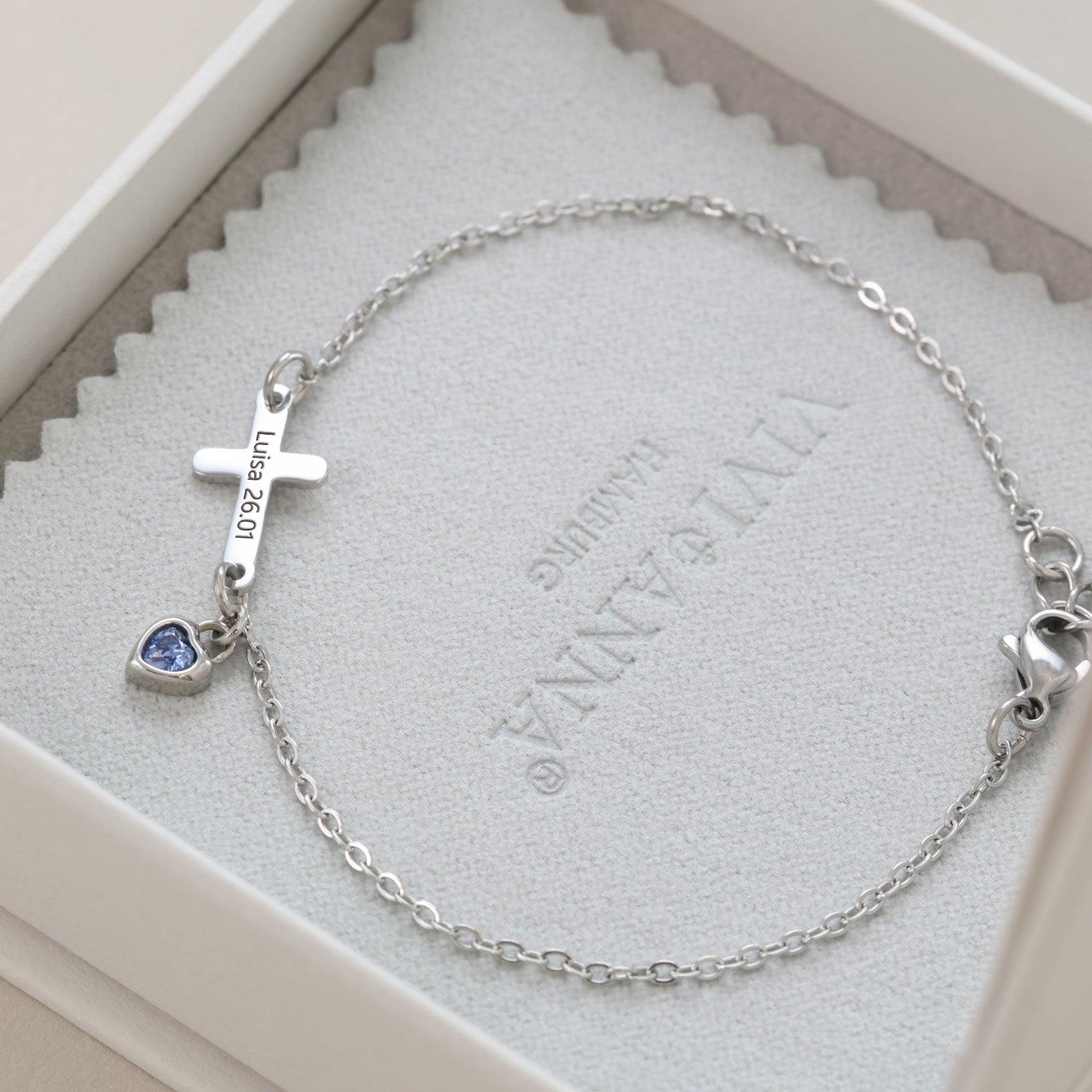Personalisiertes Kreuzarmband mit herzförmigem Geburtsstein Kinder Armband VIVIANNASCHMUCK