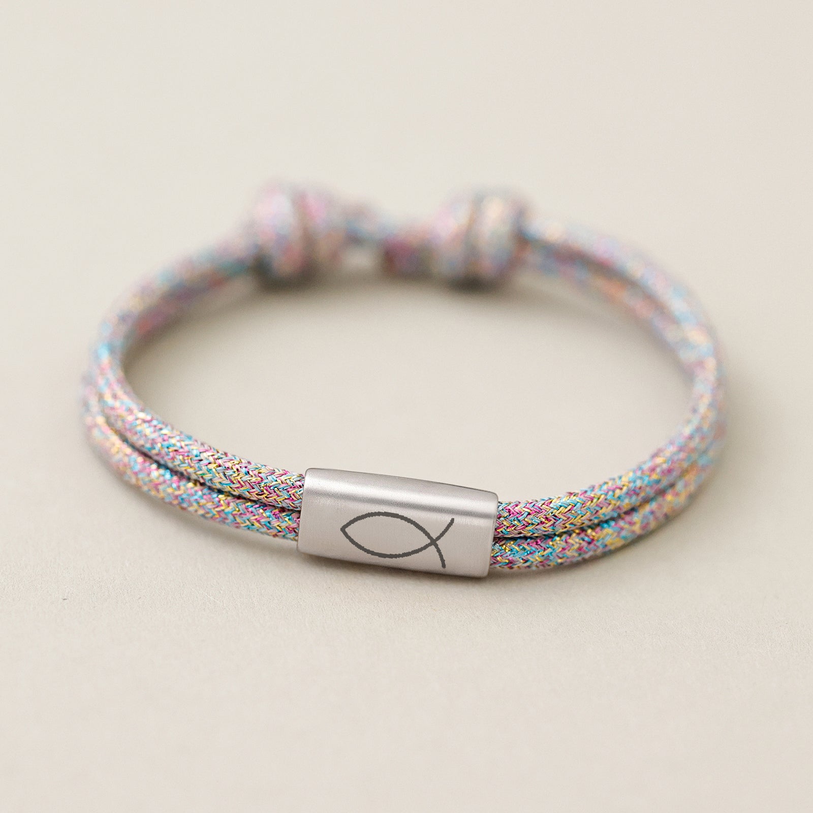 Glitzerndes Segeltau-Armband mit persönlicher Gravur Kinder Armband VIVIANNASCHMUCK