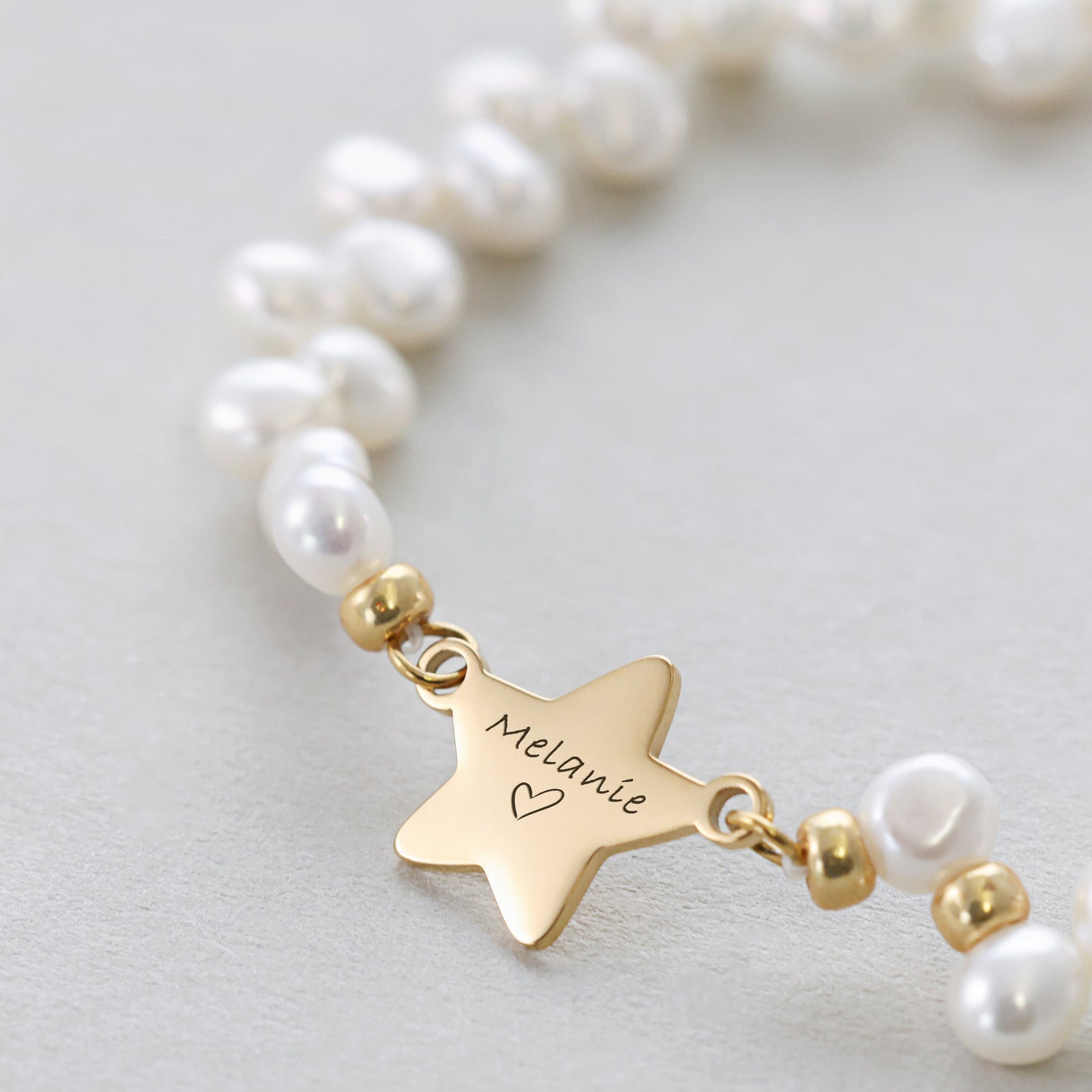 Perlenarmband mit Sternchen - Geschenk zur Taufe mit Karte Kinder Armband VIVIANNASCHMUCK