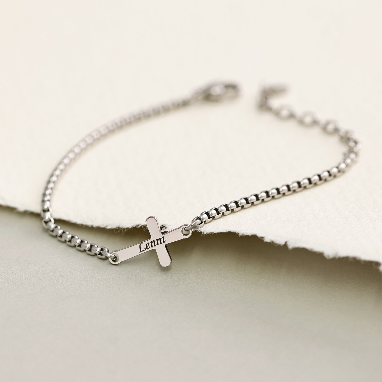 Gravierbares Kreuzarmband – Christliches Geschenk