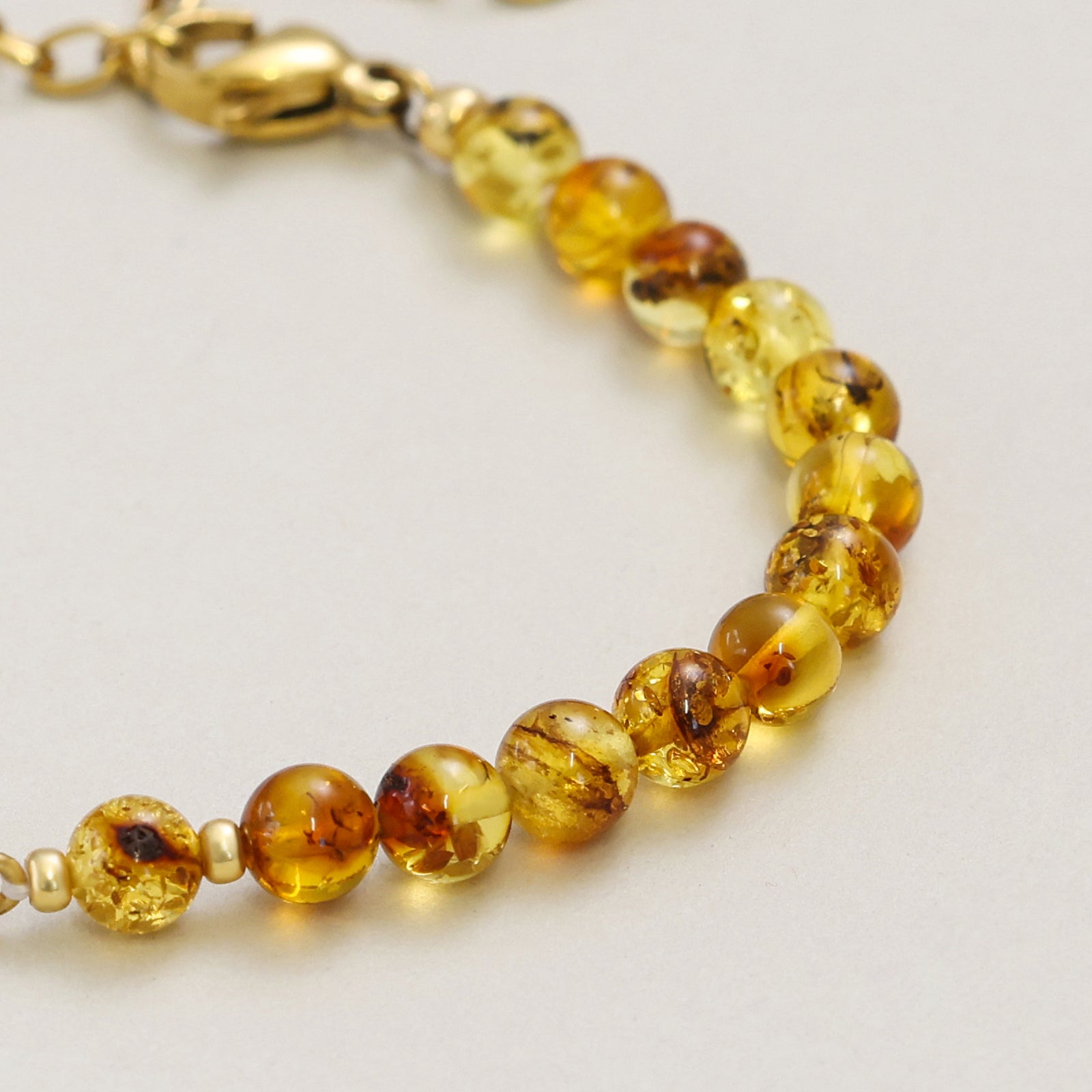Bernstein Armband mit Herzplättchen