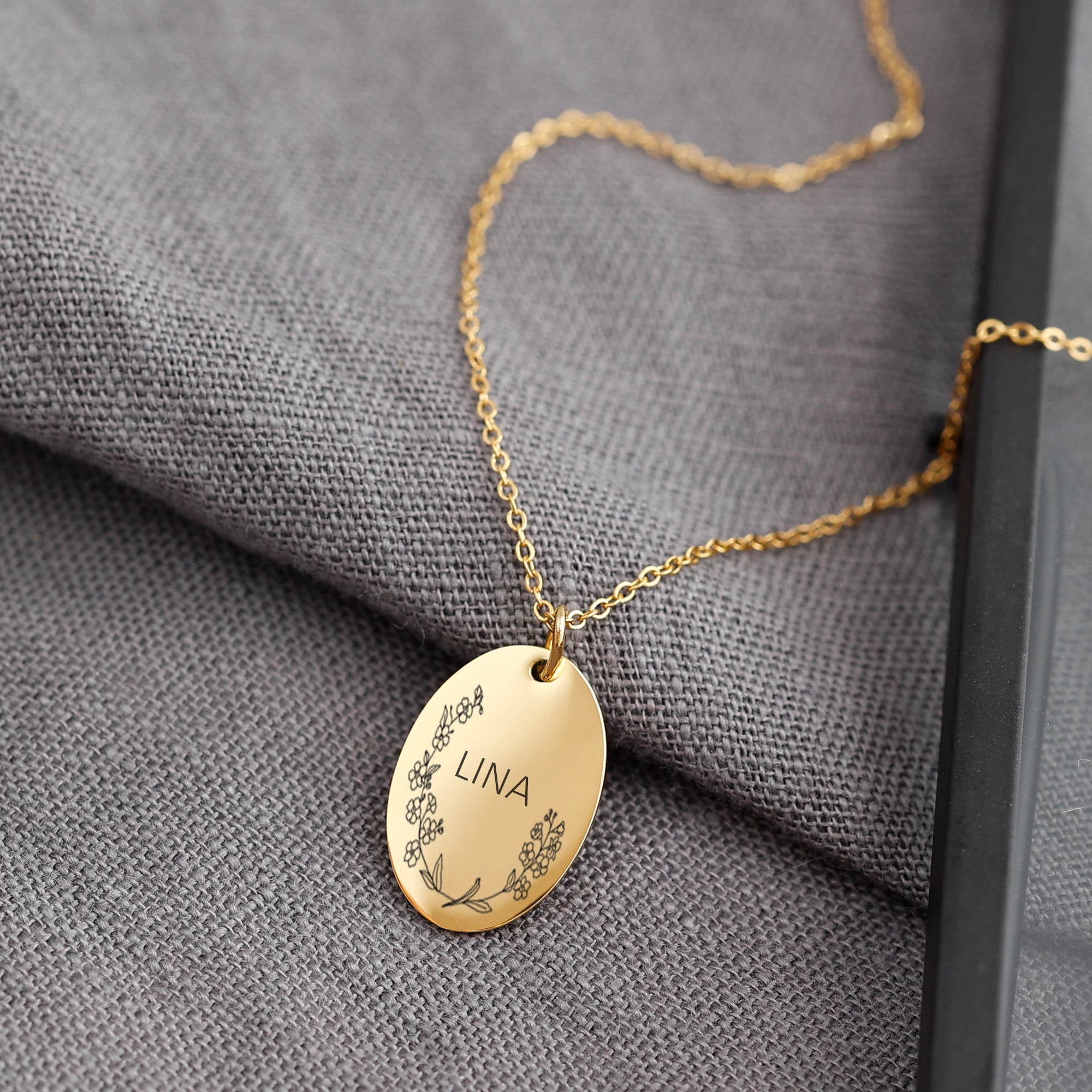 Personalisierte Kette mit ovalem Anhänger - VIVIANNASCHMUCK