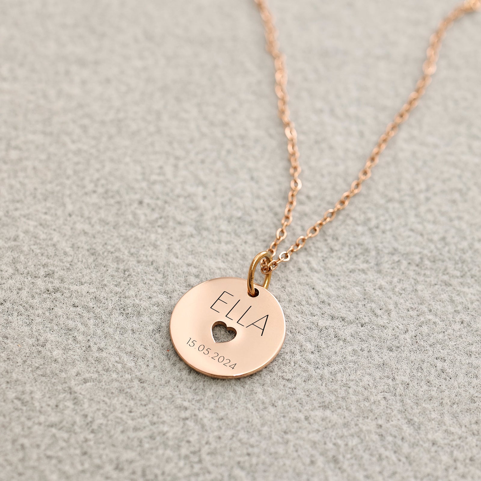 Personalisiertes Runde Halskette mit Herzform aushöhlen - Edelstahl - Familienkette - Wunschgravur - Liebeskette - Geschenke für sie - KE010 - VIVIANNASCHMUCK