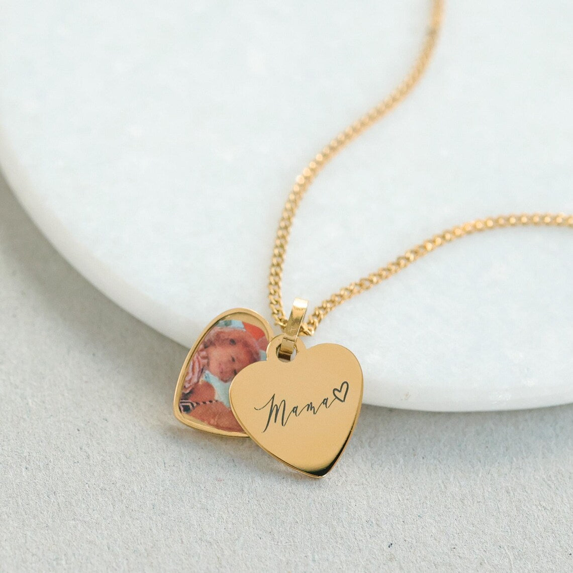 Geschenk für Mama mit Karte - Medaillon Herz Halskette - Herz Medaillon - Personalisierte Kette - Fotomedaillon Kette - Edelstahl - LW002 - VIVIANNASCHMUCK