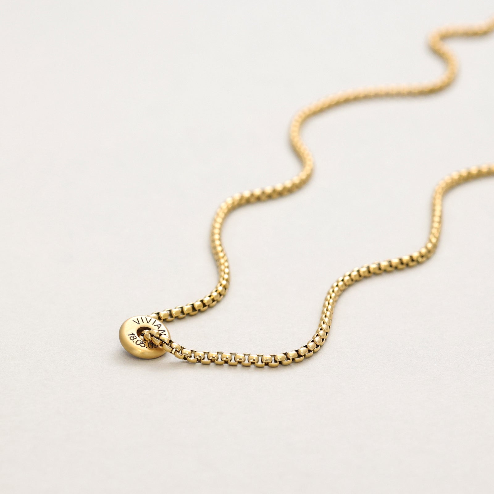 High-quality men's round box necklace with plates