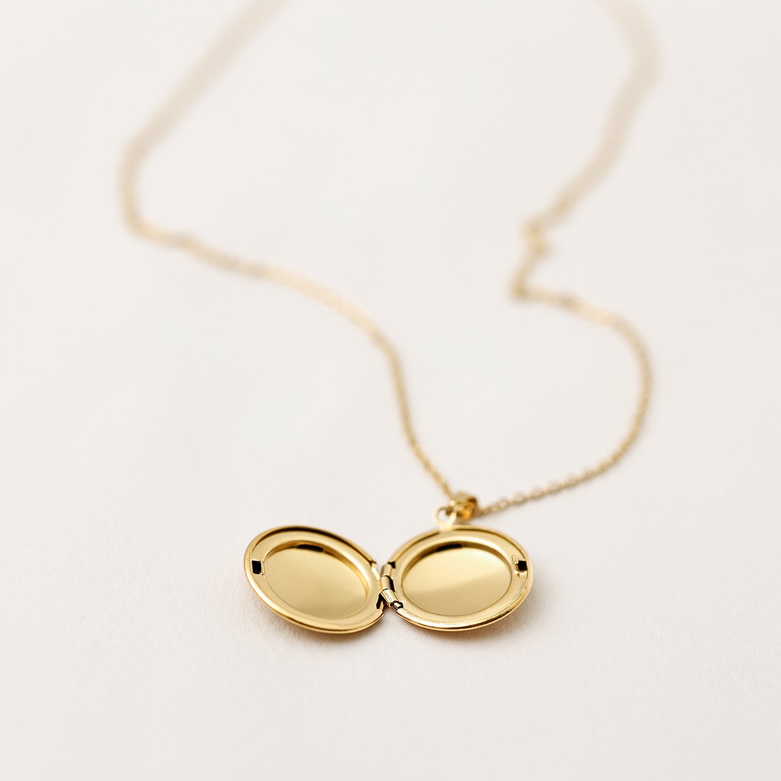 Medaillon Kette • Personalisierte Geschenke • Foto Medaillion mit Gravur - VIVIANNASCHMUCK