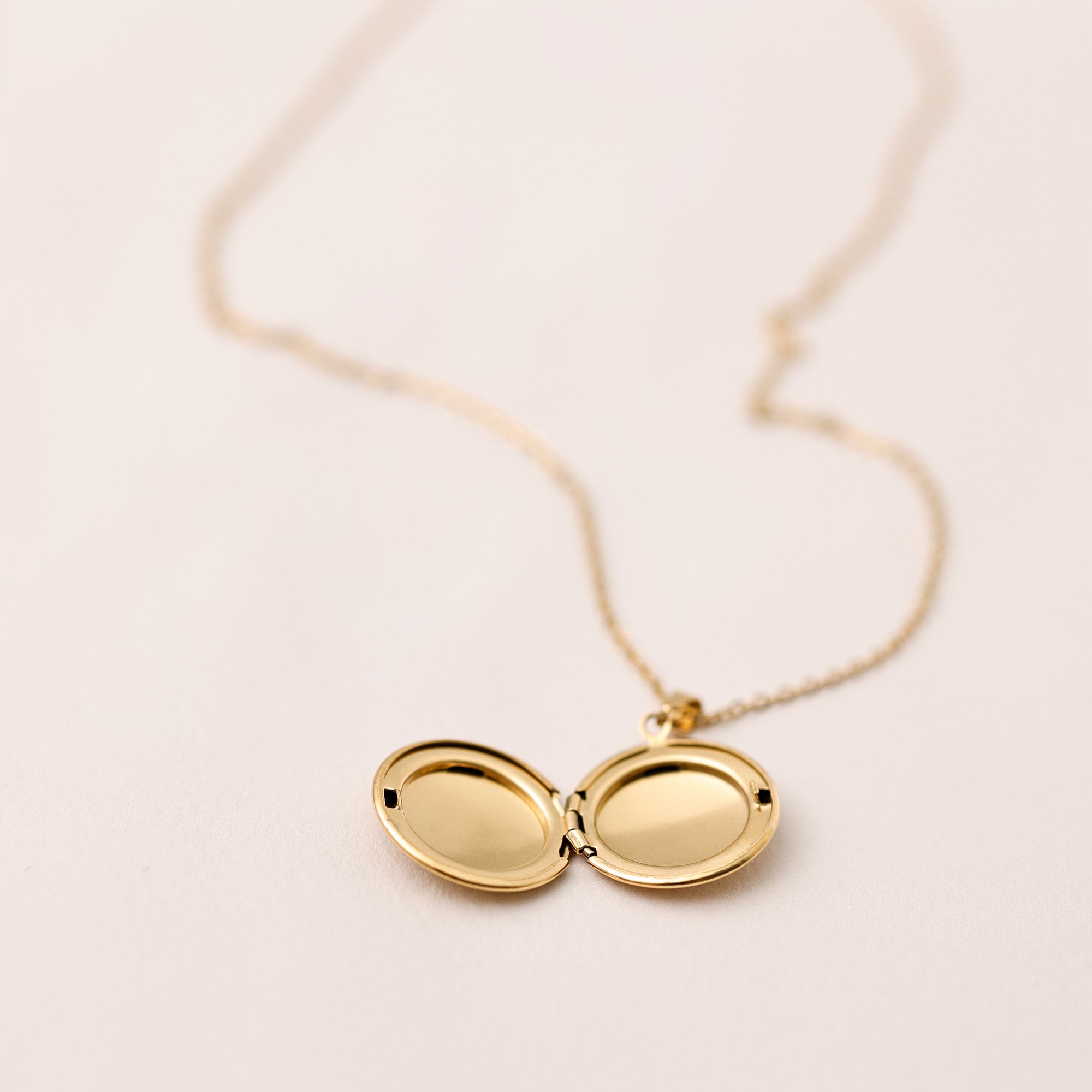 Medaillon Kette • Personalisierte Geschenke • Foto Medaillion mit Gravur - VIVIANNASCHMUCK