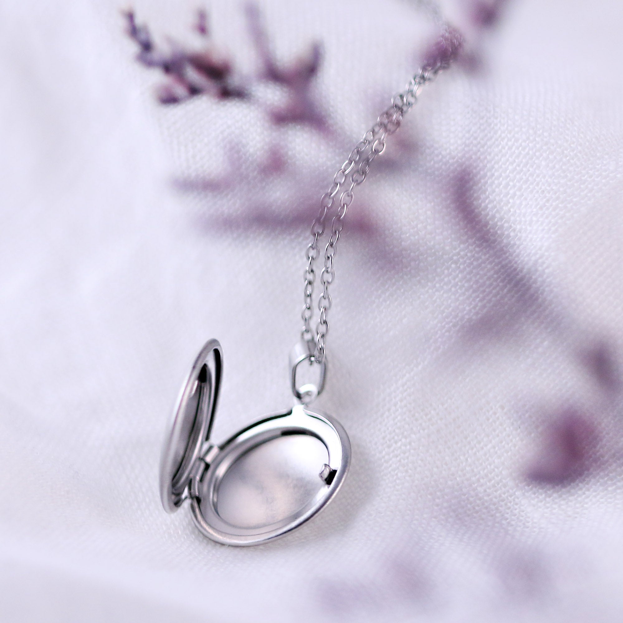Medaillon Kette • Personalisierte Geschenke • Foto Medaillion mit Gravur - VIVIANNASCHMUCK