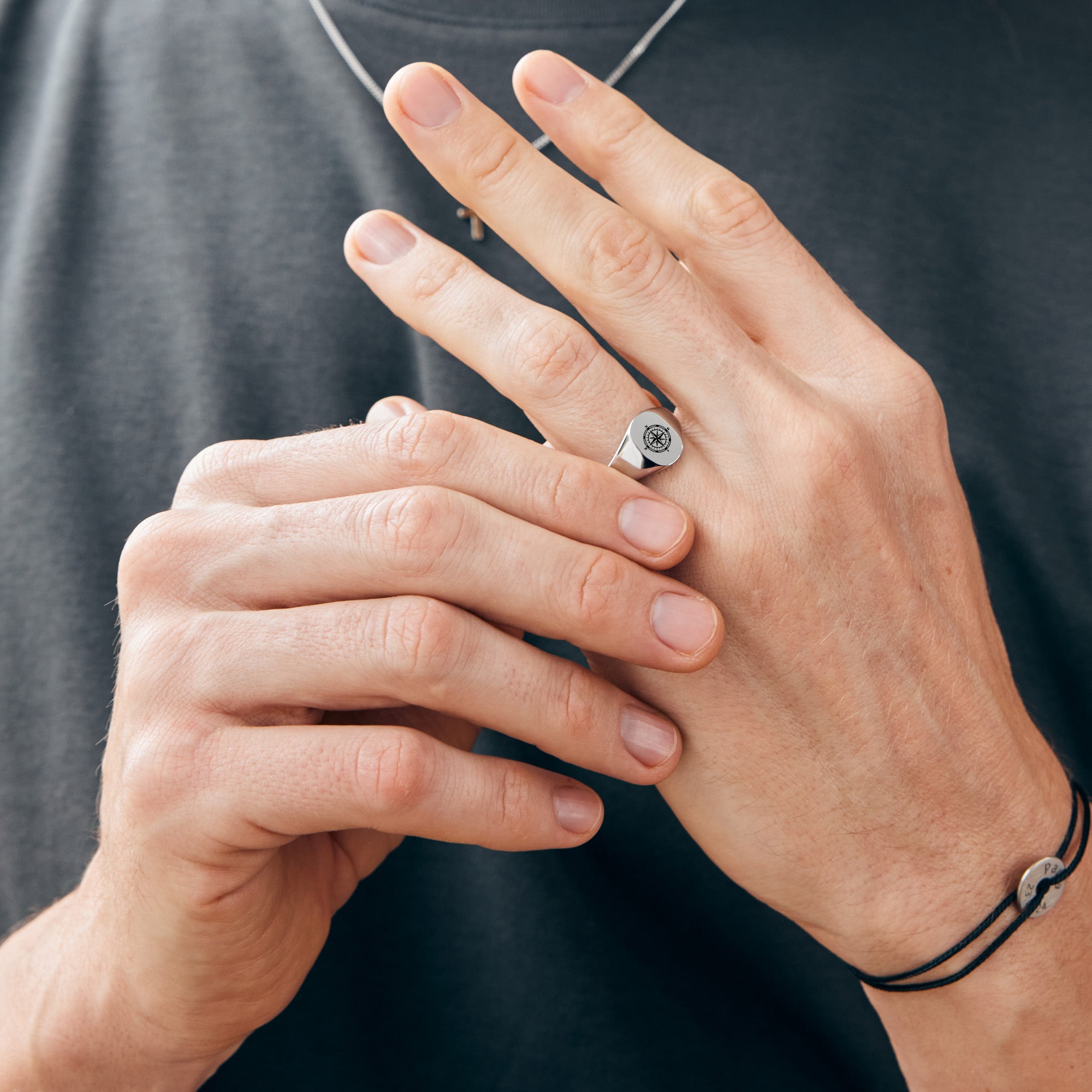 Herren Siegelring mit Gravur - VIVIANNASCHMUCK