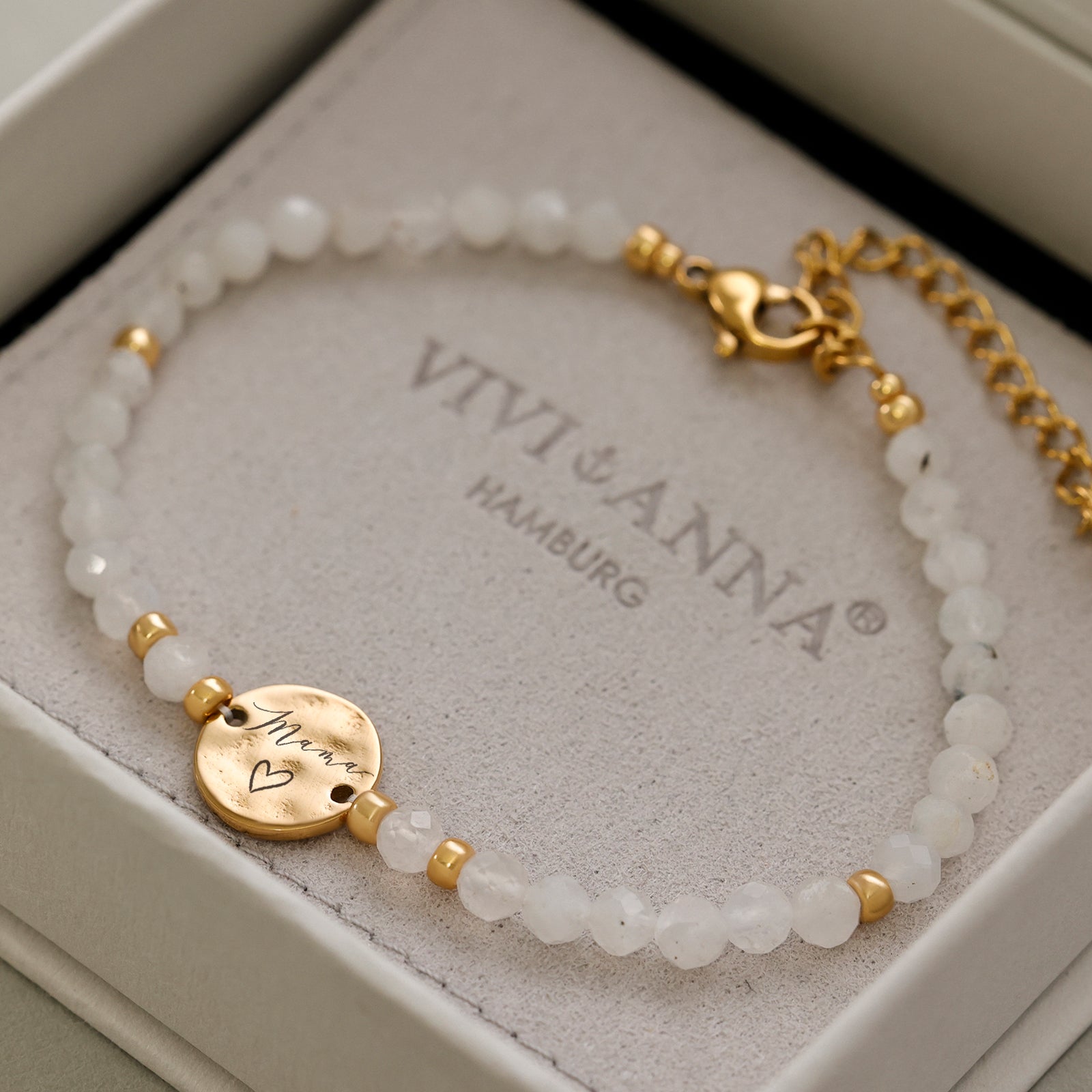 Mondstein Armband mit Hammerschlagplättchen - Geschenk für Mama mit Karte