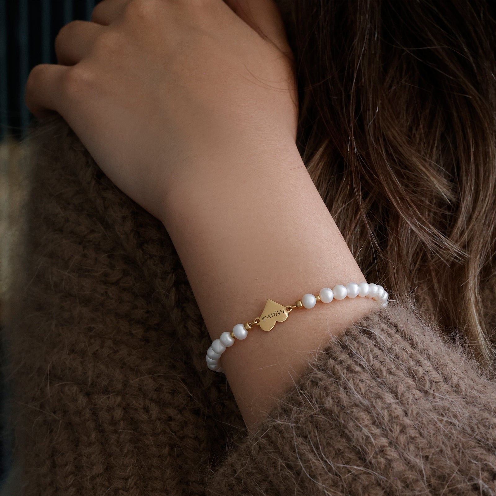 Süßwasserperlen Armband mit Herzanhänger - Geschenk für Mama mit Karte