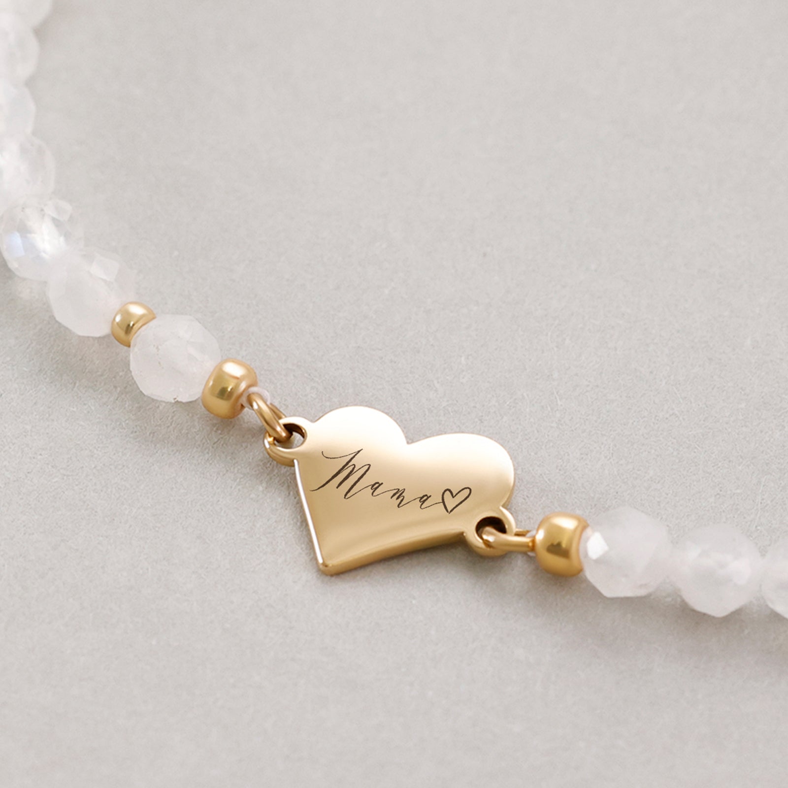Herz-Armband mit Mondstein - Geschenk für Mama mit Karte