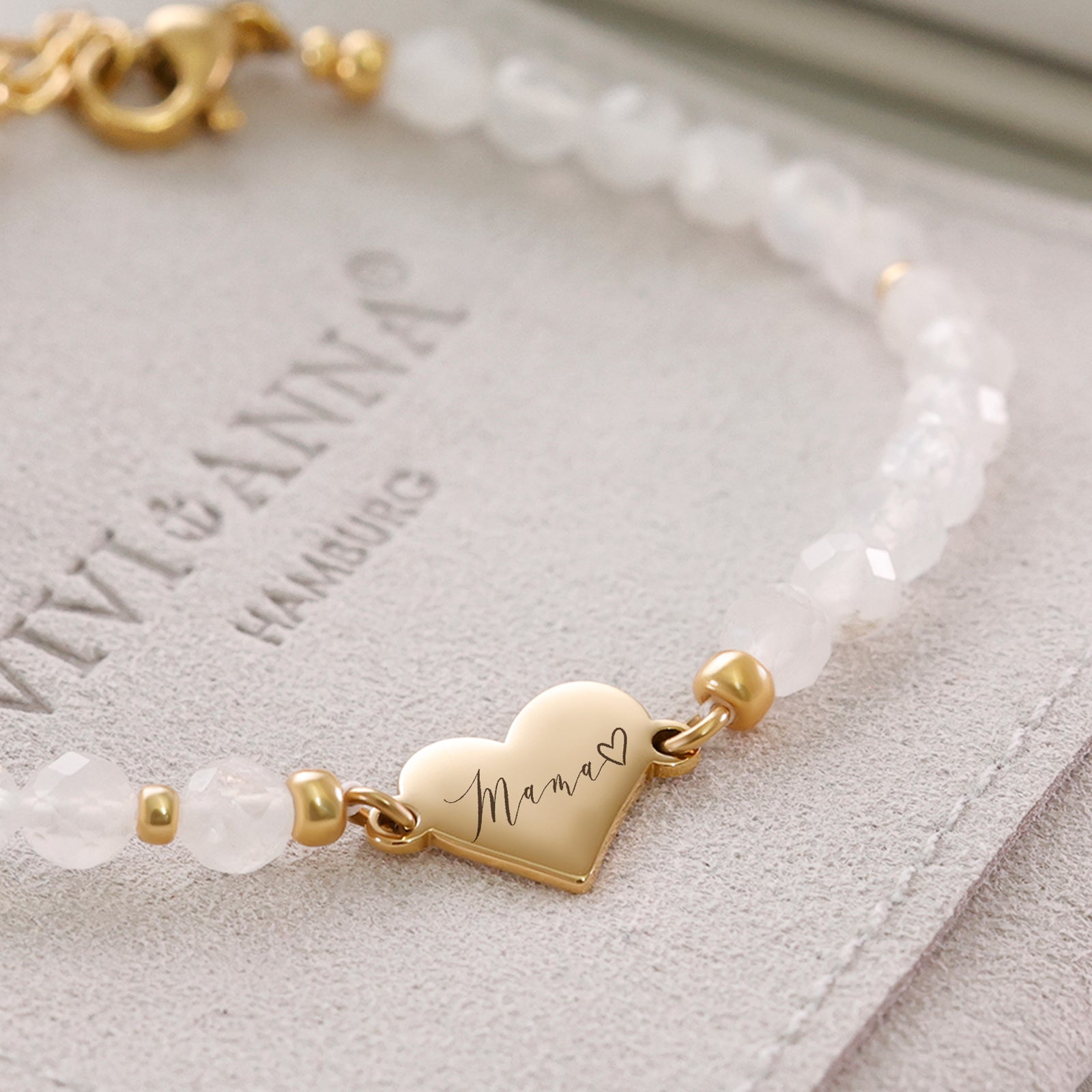 Herz-Armband mit Mondstein - Geschenk für Mama mit Karte