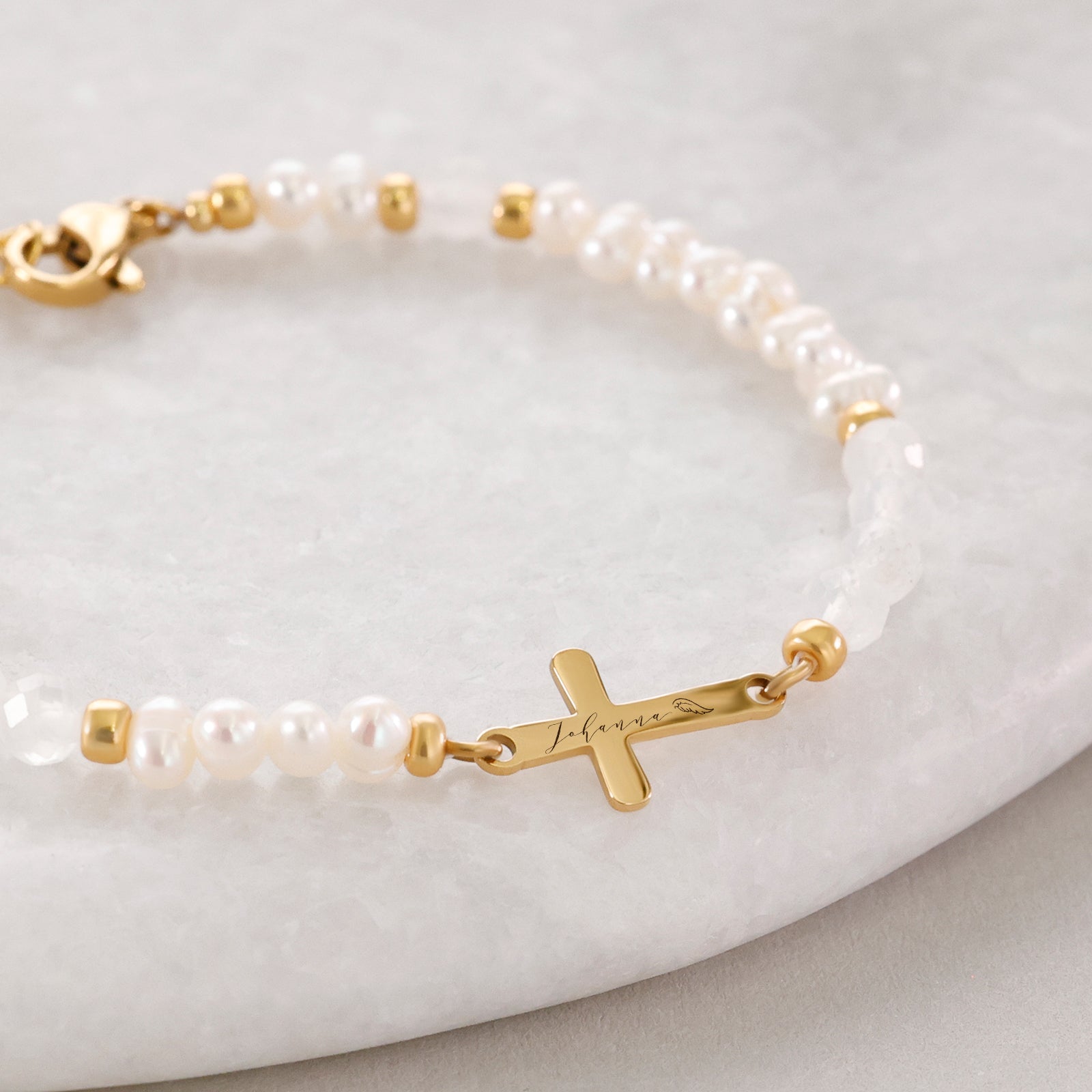 Personalized bracelet with matte heart engraving - gift for mom with card