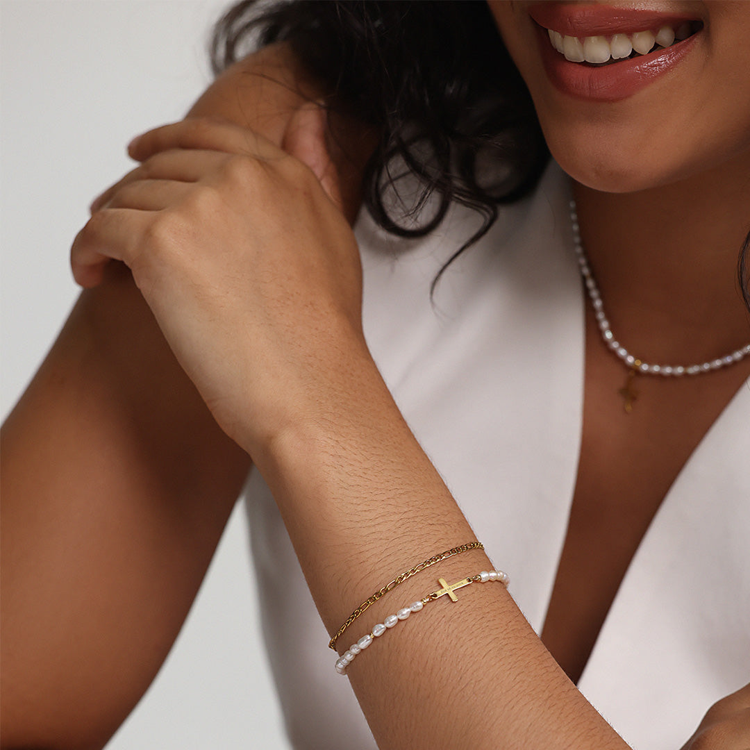 Süßwasserperlenarmband mit Kreuz Damen Armband VIVIANNASCHMUCK