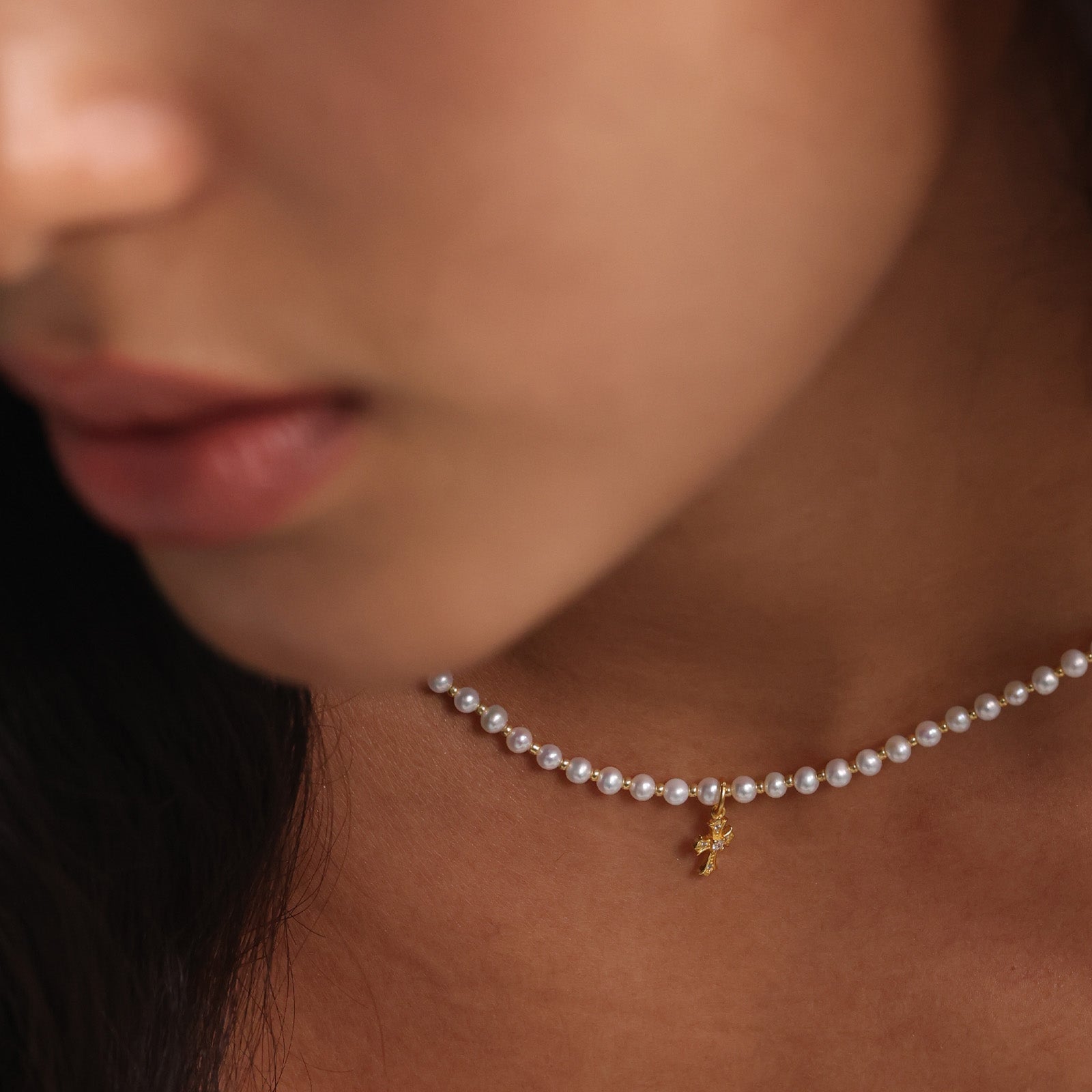 Süßwasserperlen Halskette mit funkelndem Kreuz - 925er Sterling Silber