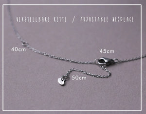 Geburtsblumen Halskette • Personalisierte Gravur • Florale Kette • Ovales Plättchen • Namenskette • Blumen Halskette • glänzend matt • K532