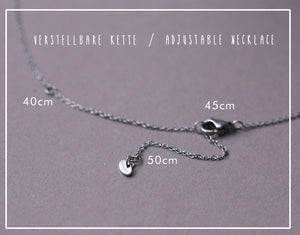 Geburtsblumen Halskette • Personalisierte Kette • Flora Halskett • Plättchen Kette • Namen Kette · Geschenk für sie • MK004