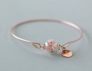 Personalisiert Armreif mit Plättchen Gravur, Echte Blume Armreif • Gold, Silber, Roségold • Brautjunfern •, Geschenk für sie · A158